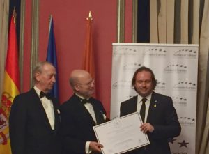 JL condecorado con Medalla Europea al Mérito